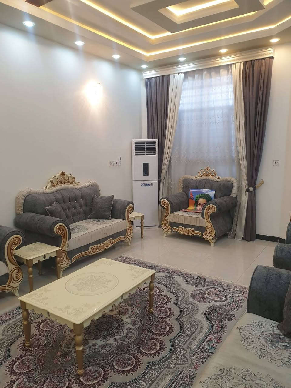 سلام عليكم بيت 200 متر طابو صرف كونكريت مسلح باسمي حر طابق واحد مامطلوب يباع مع الاثاث بالكامل( فقط بيع نقدآ بدون مراوس)ثاني يوم ابصملك( قضاء عفك )حي الشرطه قريب على المدارس الصينيه مقابيلة منتزة يم حسينية الرحمن للاستفسار خاص او واتساب على الرقم ***********
