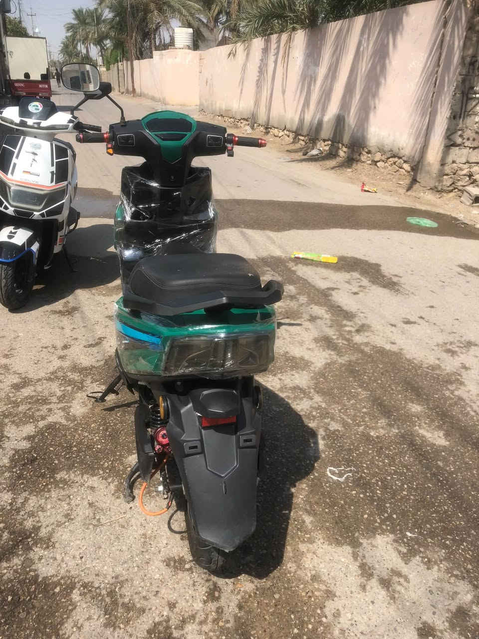 سلام عليكم موطور شحن للبيع نضافه فول بطاريات ١١ونص و ثنين ١٠ونص ست بطاريات. موطور نضيف بي نضام بك سعره ٥٥٠وبي مجال مكاني الرمادي الصوفيه قرب كليه المعارف رقم التلفون ***********
