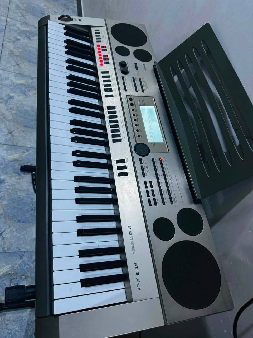 ‏سلام عليكم جهاز للبيع كاسيو أورينتال AT-3 (Casio AT
‏جهاز غني عن تعريف جهاز مواصفات هواي يحتوي على أكثر من 800 صوت وأكثر من 250 إيقاع كلهن عربي وشرق وغربية أو جهاز تعليمي مميز وبي ميزة تشغيل الهاتف عليه يعني تكدر تربط التلفون علي وتعزف طبيعي عن طريق كيبل 
نضافة 100‎%‎ كفالة
جهاز اجاني هدية تعلم بي بس مجال مكاو 
الي ينطي سعر بي زين ابيع 
وياه ستاند مالته وياة شاحنه اصلية 
مكاني بغداد الزعفرانية  رقم هاتف واتساب ***********
