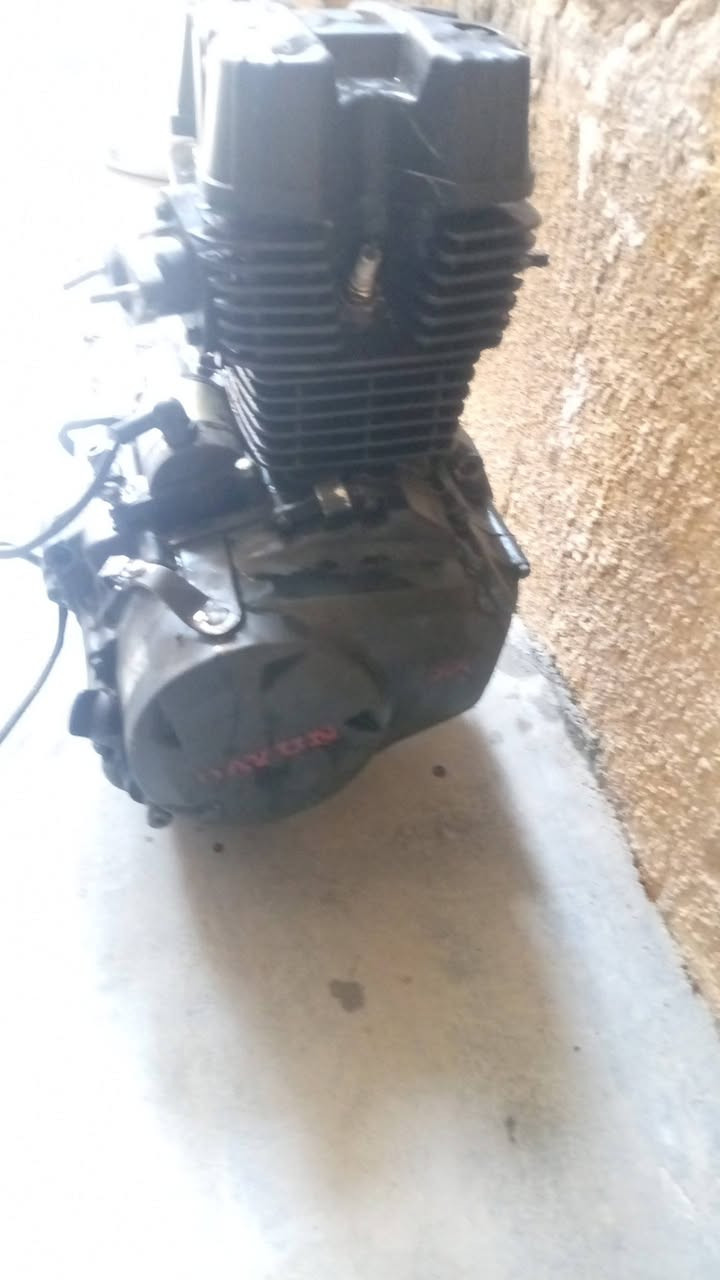 السلام عليكم
محرك دايوان 200cc للبيع
نقوصات بس فيشة مال عداد النمر و شفت مال دشلي
***********

