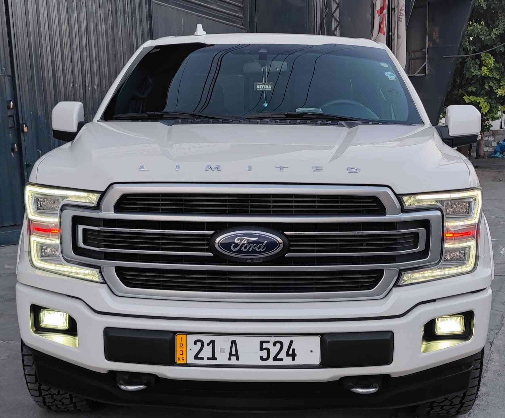 فورت. F150. قه بات قه بات مواسفات موديل 2018 LIMTEDكلين تايتل. پانؤراما. دوسه كاره با به سمه شه غال. كوشن جلدو ديزاين و ساردو گه رم. و. مه ساج و رادار 4. كاميره. ايمبي فايه ر سيستمي سه وتت  ويل. و تايه 21. بيلاد شه ريكه نيكل بيش و دواليدو زينؤن. كه پي سه ر.  بؤدي. درگاي دواوه جه گ. كاره با. سلايتي كاره با جامي دواووه.  شه غال ناو. حه يزه ران  مه كينه و گيربه شه رت.  3.5 ي.  تؤربؤ  V6 پستون ده بل اكسل  86 هه زار.  رؤشتووه  رادارؤخه تي جاده و اؤتؤستؤپ. سلاجه سه ياره كه.  زورلؤ كه سعر (350$)
ناونيشان سليماني 
ز.م *********** السليمانية, العراق

نص مكتوب في الصور:
- ***********