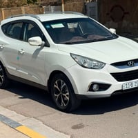 للبيع توسان موديل ٢٠١١ خليجي رقم بغداد محرك 2000 دوش بيها صبغ بنيد ورب...