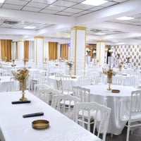 مستطيل • بلاستك ثقيل • ٢٠ ميز