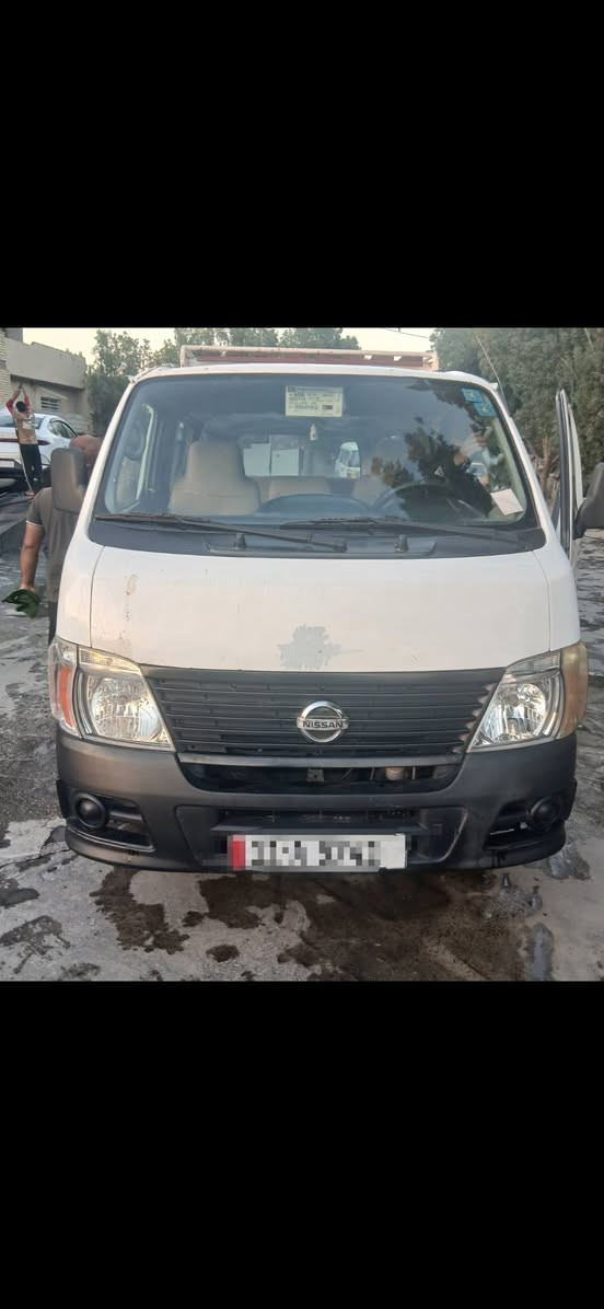 نيسان ٢٠١٣ باسمي رقم بغداد سنويه جديده السياره مصفره من كلشي غرامات ضريبه كامل تااخذ عنواني بغداد السعر ١٣٨ رقمي ***********
