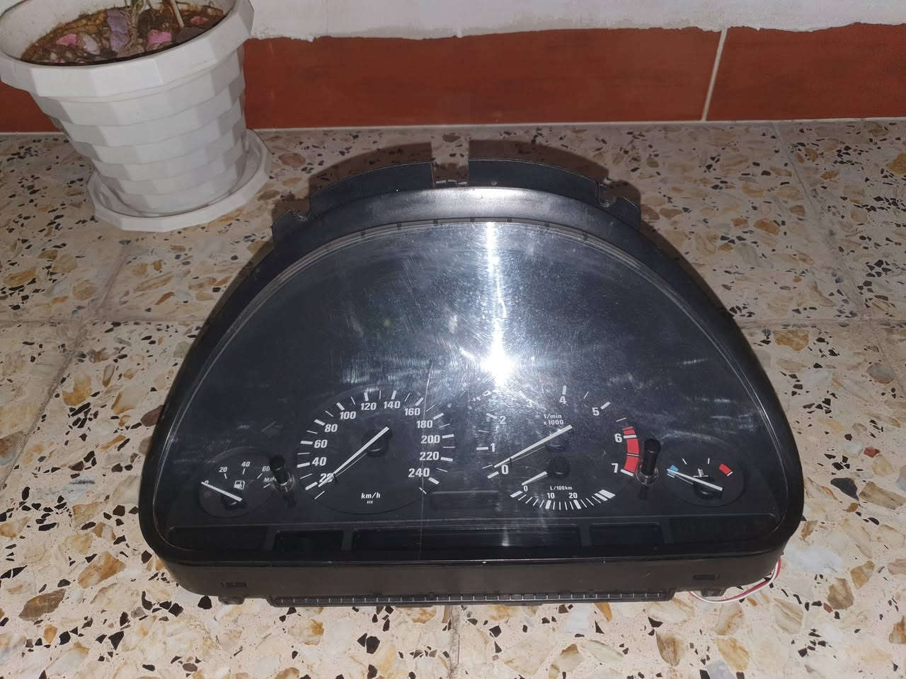 للبيع غراض بي أم صقر عداد + إطار  مشبك+ دكمه مال صندوك مال تفضيخ شرط شغل بسعر المجموع الكامل ٧٠ الف بيه مجال تفليش الاسعار العنوان كركوك رقم الهاتف ***********

