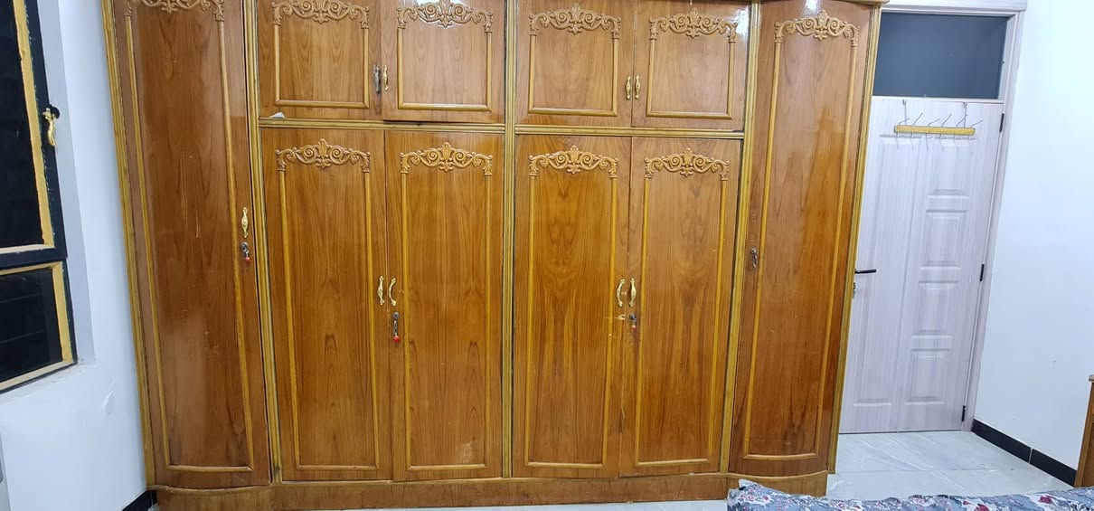 السلام عليكم غرفه نوم للبيع .. ٦ قطع
سعر ٤٠٠ .. كنتور ٦ بوب ..رقم واتساب  *********** .او تواصل خاص
