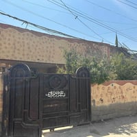 بيت للبيع مساحته ٢٠٠ متر يحتوي على استقبال+مطبخ+‏غرف عدد ٢ سعر ٦٥ وبي ...