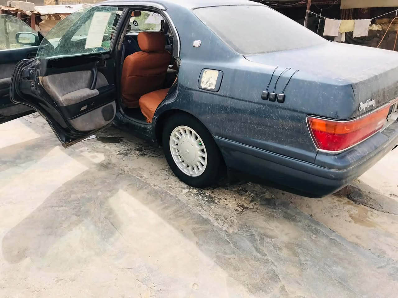 بطه موديل 1992
مكينه 2500 ديلكو
مكينه كير كهربائيات
تخم تاير جديد 
تبريد شغال مكفوله من كص والرسميات
تحويل ثاني يوم رقم دولي جديد
مكان الديوانيه 
السعر 47
للاستفسار ‭***********‬
