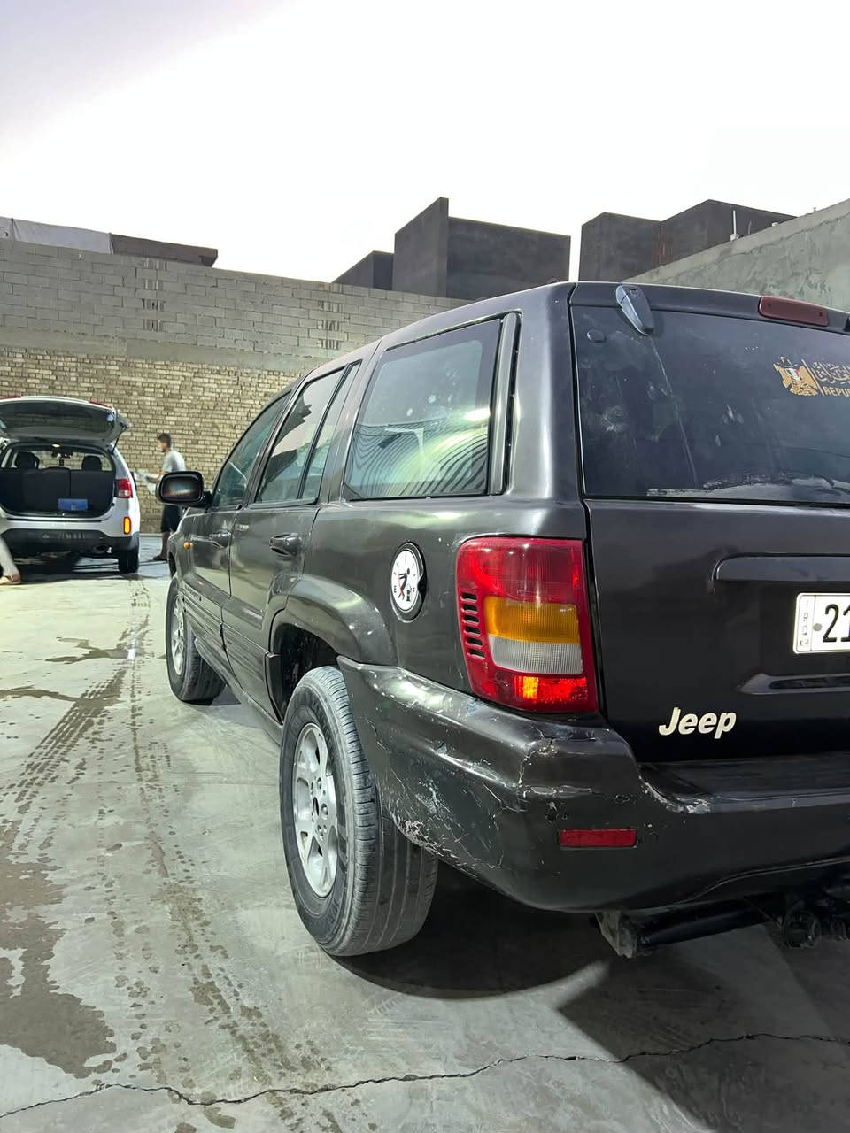 جيب شيروكي موديل 2000
كير ومحرك كفاله 

صدر جديد 

محرك V6 4000

تحويل ثاني يوم السياره باسمي

بيها معجون بالقماره

 والسياره كدامكم مثل ما واضح بالصور

السعر 45 بيها مجال بسيط

***********

***********
