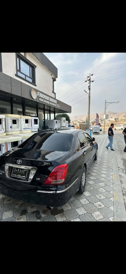 سڵاوی خواتان لێبێت
ماجێستا ٢٠٠٥ ڕەشی قەتران موس کۆدو بارکۆد بە ناوی خۆمانەوەیە
قەپات مواسەفات
سڵاید
کوشن جڵدو هیتەر
سەلاجە
٣ پەردە
٥ دوگمە 
٤ کوشن کارەبا
تەعدیل سورعە
٥ بەسمە
سنوق سەحب
سوکان کارەبا 
شاشەو کامێرە
تایەو ویل مایباخ
سەیارەکە قەپات قەپاتە مواسەفات نیە تیایا نەبێ 
بۆیاخ تەنها شوێن موس 
بێ دەعمو لێدراو سەیارەکە هی دەسی خۆمانە وردە مەسرەفێکی هەیە هی دەسی مەعرەز چیو شت نیە ٤ ساڵە لای خۆمانە شوێن سلێمانی بەرام بەر رەزەکەی زەرگەتە سعری ٥٦ وەرەقەو معامەلەیە کەم لە خزمەتانام 
***********
