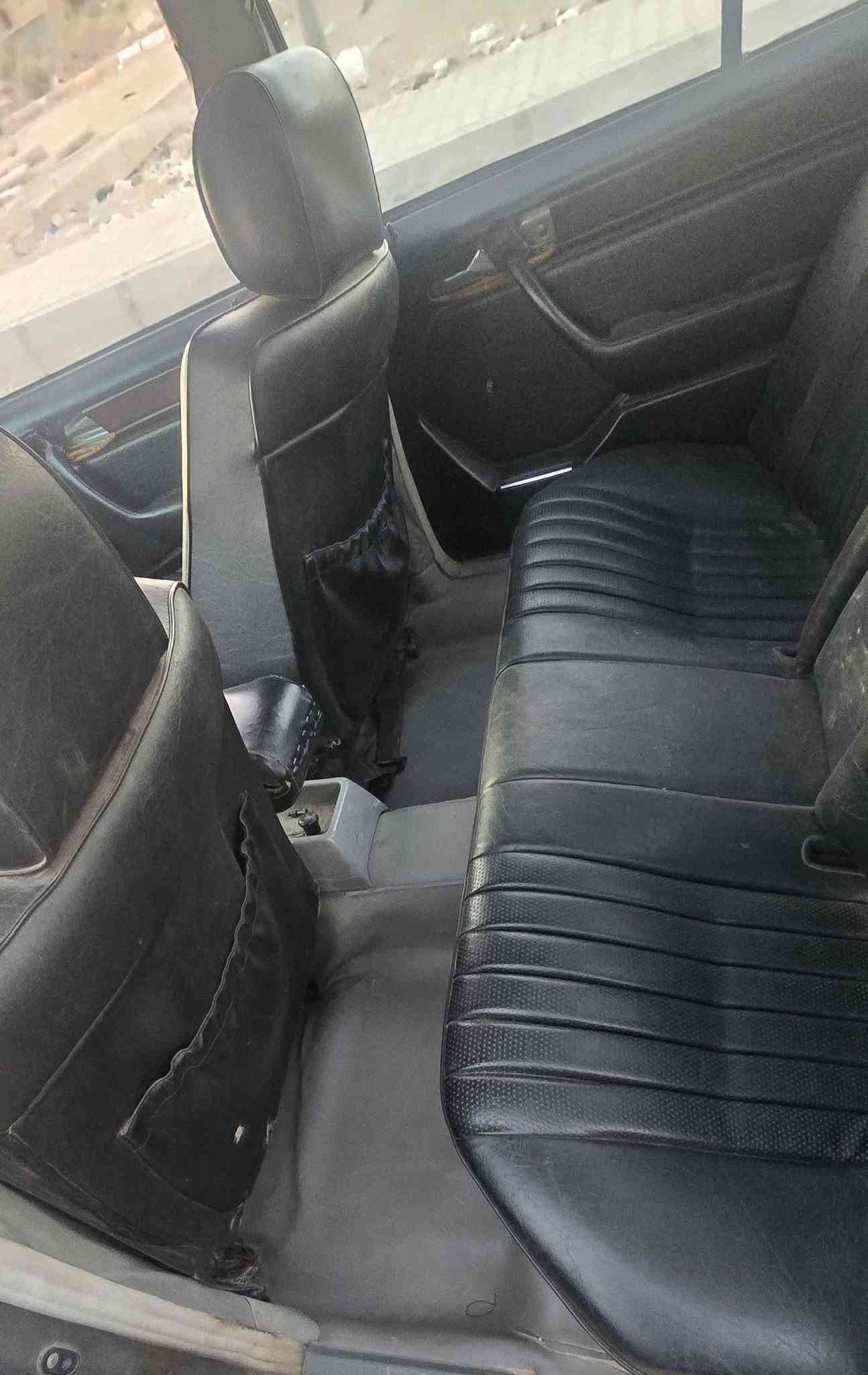 تحية طيبة 

مارسدس دب موديل 88محدثه 91

رقم انبار مشروع وطني سنويه لل29

محرك ابلادي وكير محرك 4 اسلندر

كشنات جلد دواخل كهربايات جاهزة

كير محرك كفالة تخم تاير جديد 

مكفولة من الظربة صبغ جمالية 

بيع امراوس حسب القناعة 

السعر المطوب /48\وبيها مجال بسيط

مكان السيارة بلكوت مركز مدينة

/***********\***********
