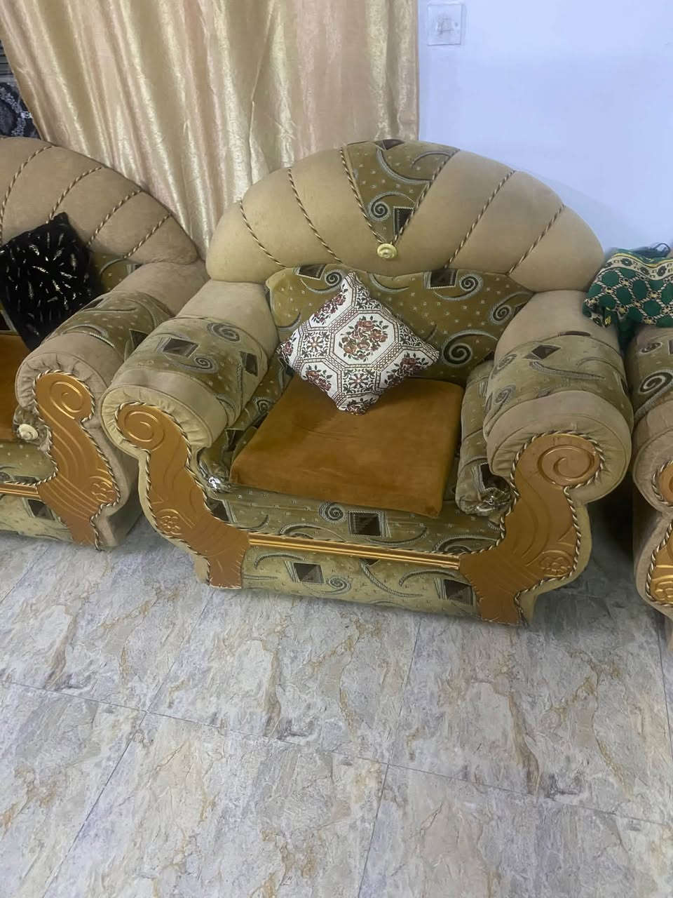 طقم ١٠ مقاعد • صالون • حي الصحة