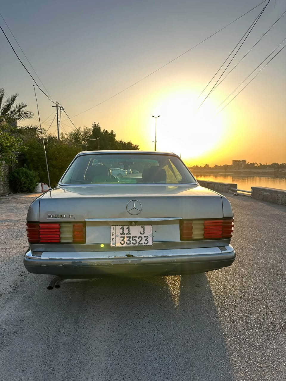 السلام عليكم
للبيع مارسيدس جامبو 
موديل 1990 
مكينه 300 عنكبوت (مكفولة)
جام كهرباء 
السياره بلاديه يحتاج الها ترتيب بسيط
غرفتها نضافتها 70‎%‎

باتري جديد 
منضومة زنون جديدة
منضومة بانزين جديدة 
السياره مصبوغة عام بدون حادث
رقم بغداد دولي جديد تحويل ثاني يوم 
مكاني بغداد العطيفية 
السعر 54 وبيها مجال 
للاستفسار
***********
