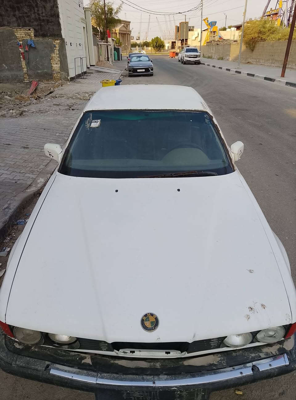 بي ام دبليو موديل 1991بيضه السياره بدون ضربه سياره كير مكينه خير من الله رقمها صدامي دواخل جاهزه كهربائيات كلها جاهزه بيها نواقص بسيطه السعر 38 وبيها مجال ***********
