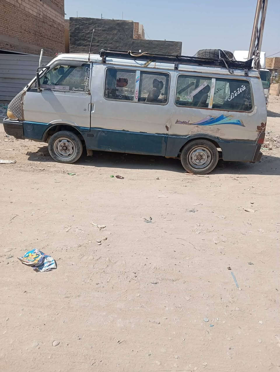 كيا بستا 95 للبيع 
كير ومحرك حاويه جديد
داينمو جديده 
باتري جديد
كهربائيات كلها شغاله 
كاعيه جديده 
غرفتها حلوه 
تخم تاير جديد 
تخم سماعات جديد
سياره جاهزه وحلوه 
النقص ( بيها ونه بالبور مال ستيرن فقط ) 
شرط التحويل عنوان السياره بابل 
السعر ٣٨ وبيها مجال ***********
