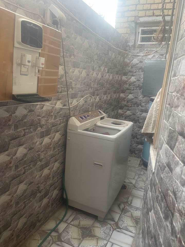 يالله دار للبيع المساحه ١٣٠متر زراعي سند ٢٥يحتوي على غرفه وصاله واستقبال ومطبخ وصحيات داخليه وخارجيه بناء طالوك السقف صب مسلح العنوان طويريج ملحق حي المثنى للاستفسار الاتصال ع الرقم ***********
