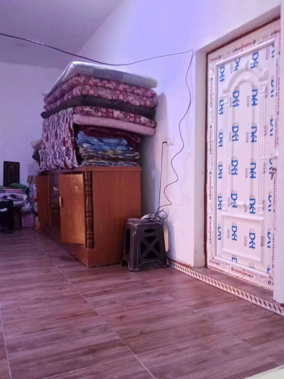 بيت للبيع
في حي التأميم
شارع ٨متر تبليط
المساحه ٢٠٠متر
طابقين مكون من 4غرف نوم
بناء حديث
السعر 175مليون قابل للتفاوض
مكتب عزت للعقار شارع 60قرب تقاطع جامع التقوى مقابل المول الجديد في حي التأميم
هاتف
***********
