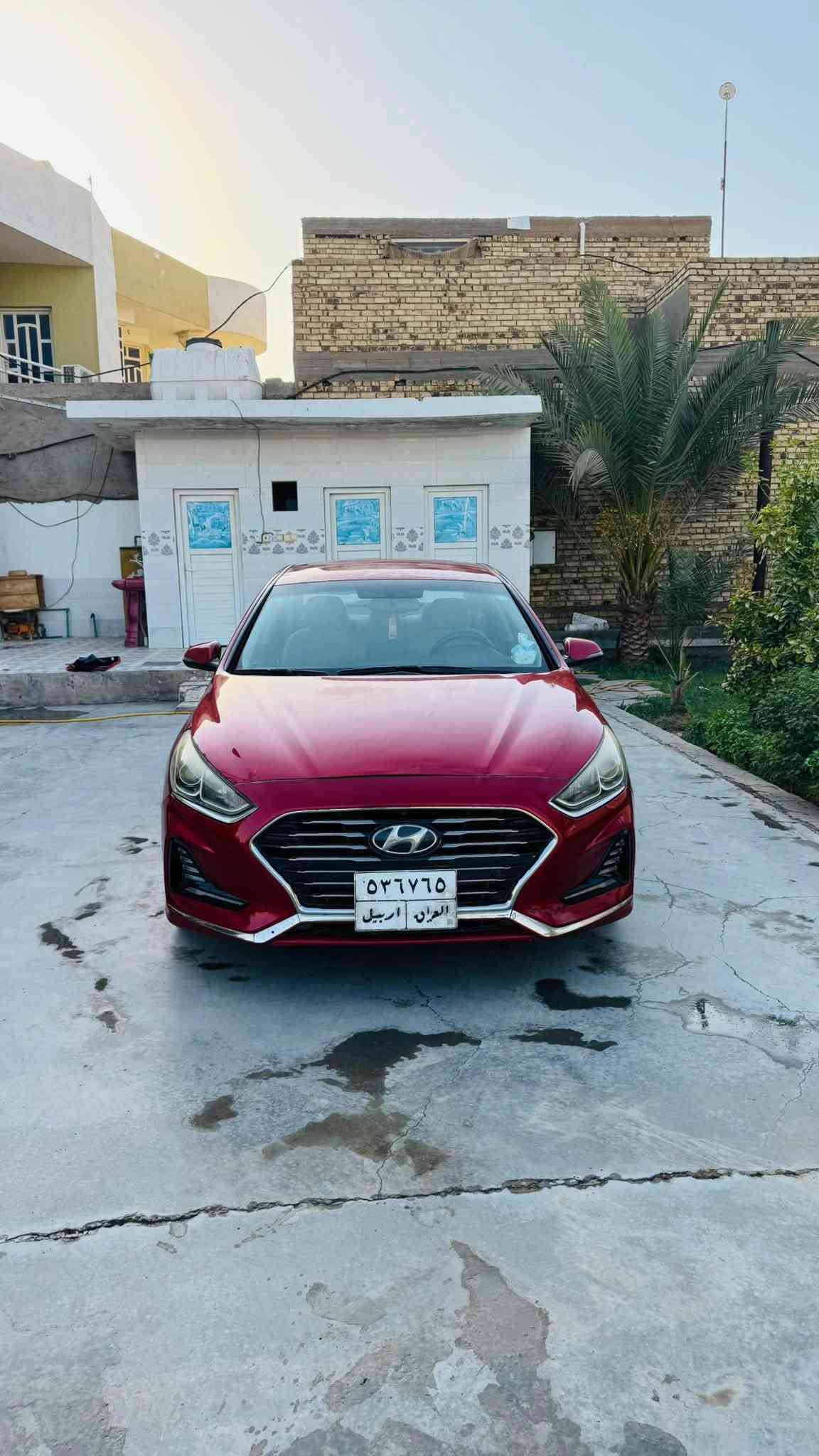 السلام عليكم ورحمة الله وبركاته
سوناتا 2018 وارد امريكي 
السعر 107 ورقة وبيها مجال 
الحادث جانبي سطحي صور الحادث مرفقة 
العداد 86 الف ميل حقيقي 
السيارة بصمة راداردات جانبية وخلفية مري كهرباء 
تايراتها جدد باتري قبل 5 ايام شديتة تبريد ثلج ❄️ منضومة زنون الحدادية جديدة السيارة مال جناي 
الرقم اربيل تريد تحويل او وكالة 
مكان السيارة الديوانية حي الجامعة 
اتصال او واتساب ***********
