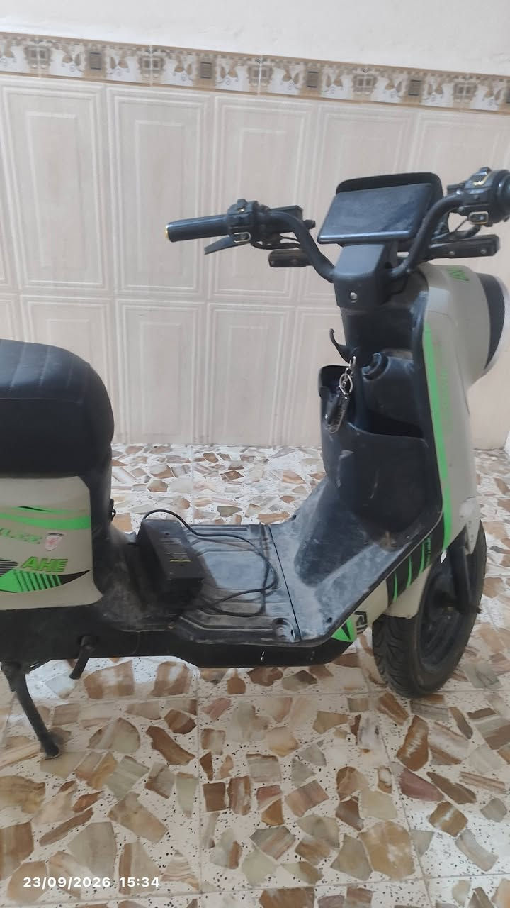 دراجه شحن ار 11 نضيف ما مستخدم هواي مستخدم6 اشهر  عطل واحد بطاريات ب 150 خمس بطاريات فقط والسعر ب 700وبي مجال المكان كربلاء البراهميه التواصل  واتساب *********** اذا نباع امسح المنشور

نص مكتوب في الصور:
- 23/09/2026 15:34