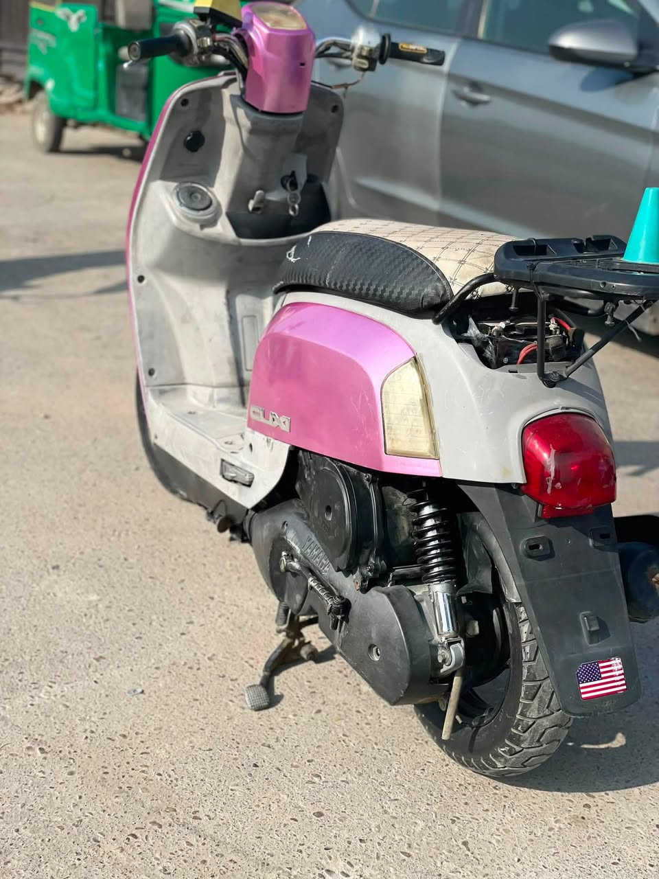 سلام عليكم شباب ماكس بوليس نوزل مكينه بلاديه دراجة كله عل بلاد كفرات مبدلة. جديد وكفراته البلاديه موجوده.  دراجة مبدل بيه بس سلف. والباقي عله وضع الوكاله.  سعر ٦٥٠وبيه مجال مكان بغداد الدورة للستفسار ***********
