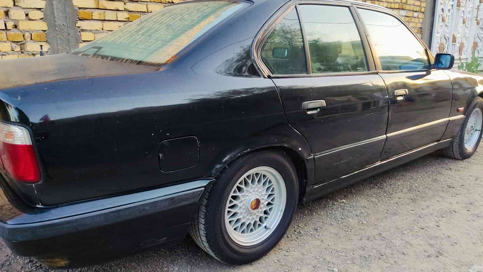 سلام عليكم 
٥٢٥ اصل مسكر موديل ٩٢ 
رقم اربيل دولي راعيها بالحله
تخم تاير جديد 
ويل خليه اصلي 
غرفه جلد تخبل لا شگ ولا تلزيك 
كهربائيات من الدعاميه للدعاميه بلاد 
تخم ماصدات جديد 
Abs شغال 
تبريد شغال لاكن قبل يومين طلع صوت بالفان 
مكينه بيه بداية تبخير وشرط ترايك وين ما تريد لاتنقيص ولا نضح 
معروضه ب50 مكاني حله ***********
