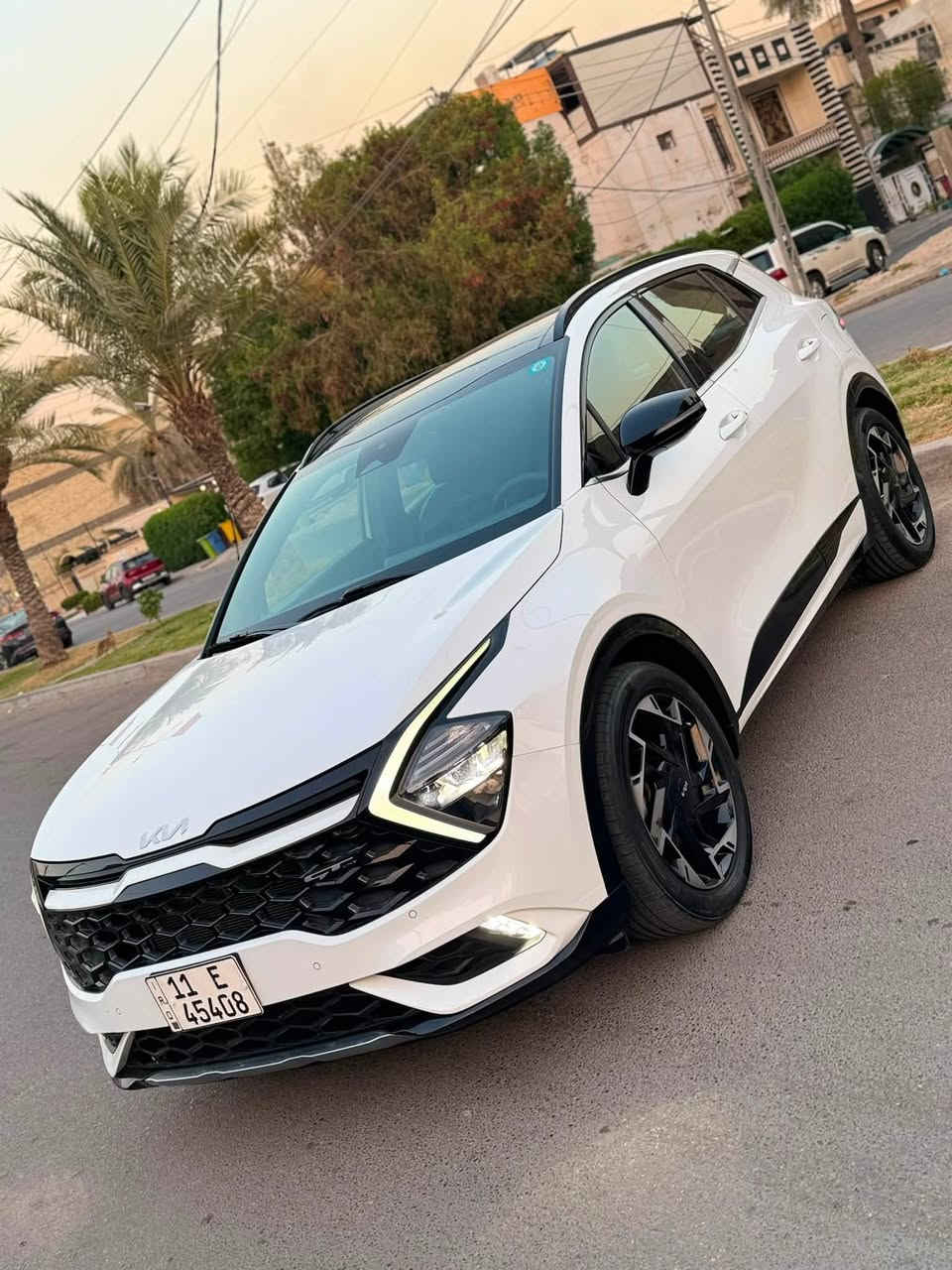 السلام عليكم للبيع كيا سبورتج GT line
موديل 2024 
معروفه مواصفات الGT تجي فول 
بنوراما 
ورادار 
وكشنات تدفئه 
كراسي فول كهرباء 
جنطه كهرباء 
وباقي المواصفات المعروفه 
ماشيه 73 الف 
مكفوله من كلشي عدى مكانين بارد وما مبين 
مكاني بغداد 
السعر 206 وبيها مجال بسيط 
للاستفسار ***********
