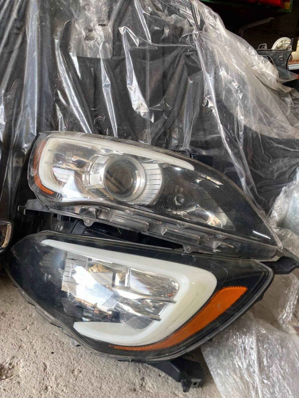 السلام عليكم 
قطع غيار كاديزا
جديد اصلي 
تفصيخ حاوية
عنوانا بغداد الحرية
مقابل المخازن 
***********
@إشارة
