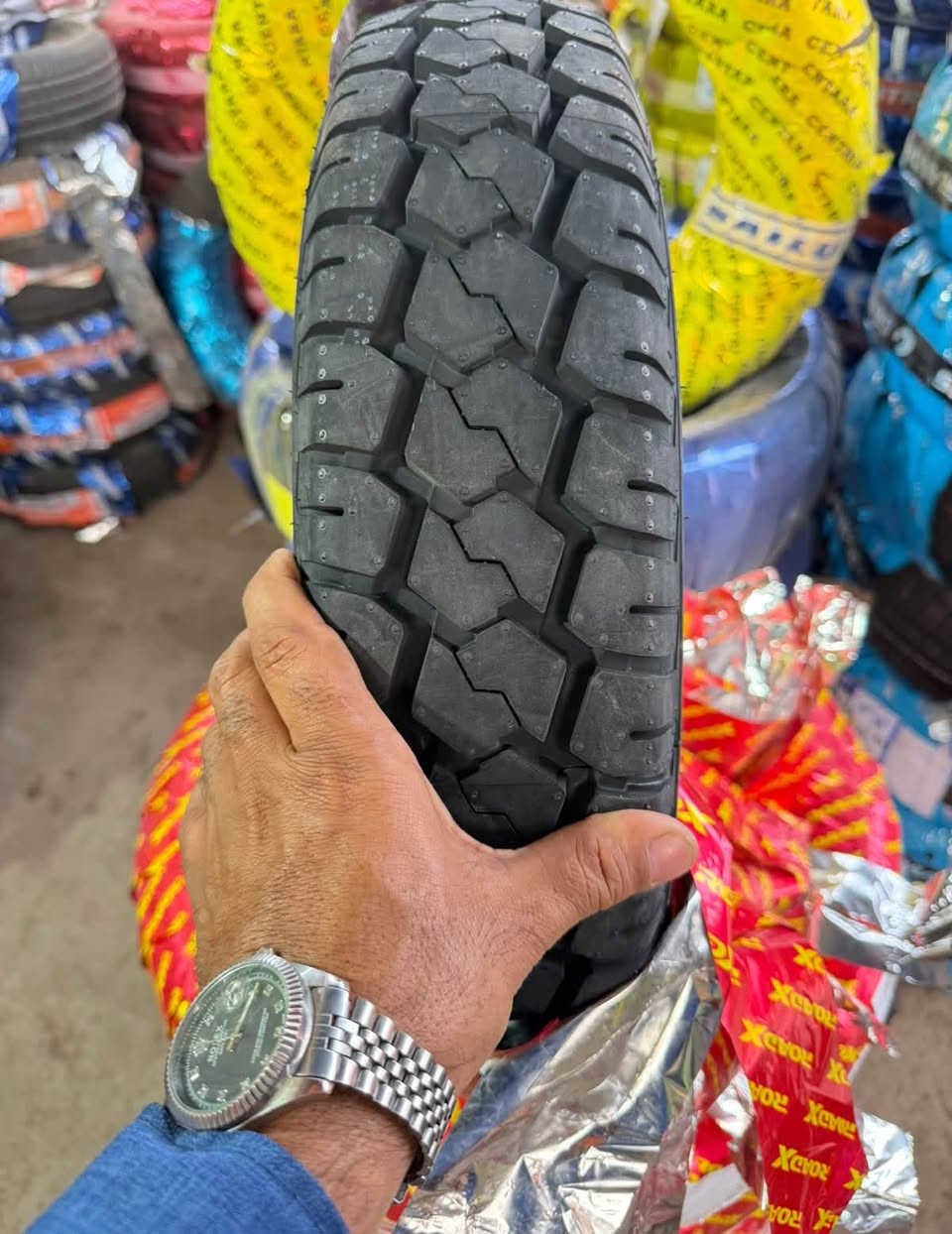 قطع غيار سيارات • لا تفاصيل