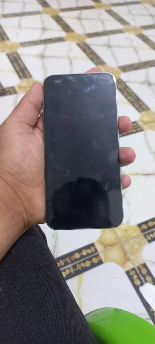 سلام عليكم آيفون ١٥ برو ماكس
بطاريه ٩٠🔋
ذاكره ٢٥٦
جهاز نضيف بي فقط هاي الخطوط الي بل شاشه مامثرات عل لمس 
كامل ملحقات كارتون كيبل مال تلفون اصلي شرق اوسط 
السعر ٩٠٠
وبي مجال بسيط 
رجائن الي ميشتري لا يتعبني 
العنوان بابل القاسم 
***********
