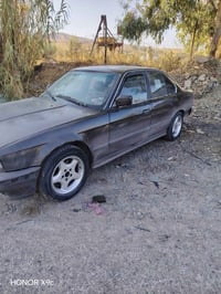 سڵاو بەناوی خوا BMW 520 گێرحادی گێڕ و مەکینەو ئەکسل،بەشەرت تەقەو ڕەقەی...