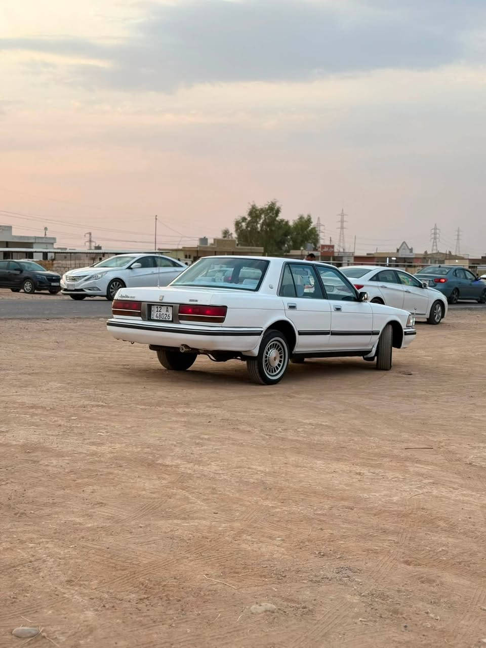 السلام عليكم سياره سيدان للبيع موديل 1989 محرك كير بطه 2500 شرط تبريد ثلج صدر تايرات كلو نضيف رقم نينوى دولي شرط التحويل بيها صبغ احزام بدون ضرر شرط السعر  57 وبيها مجال قليل
اتصال ***********
