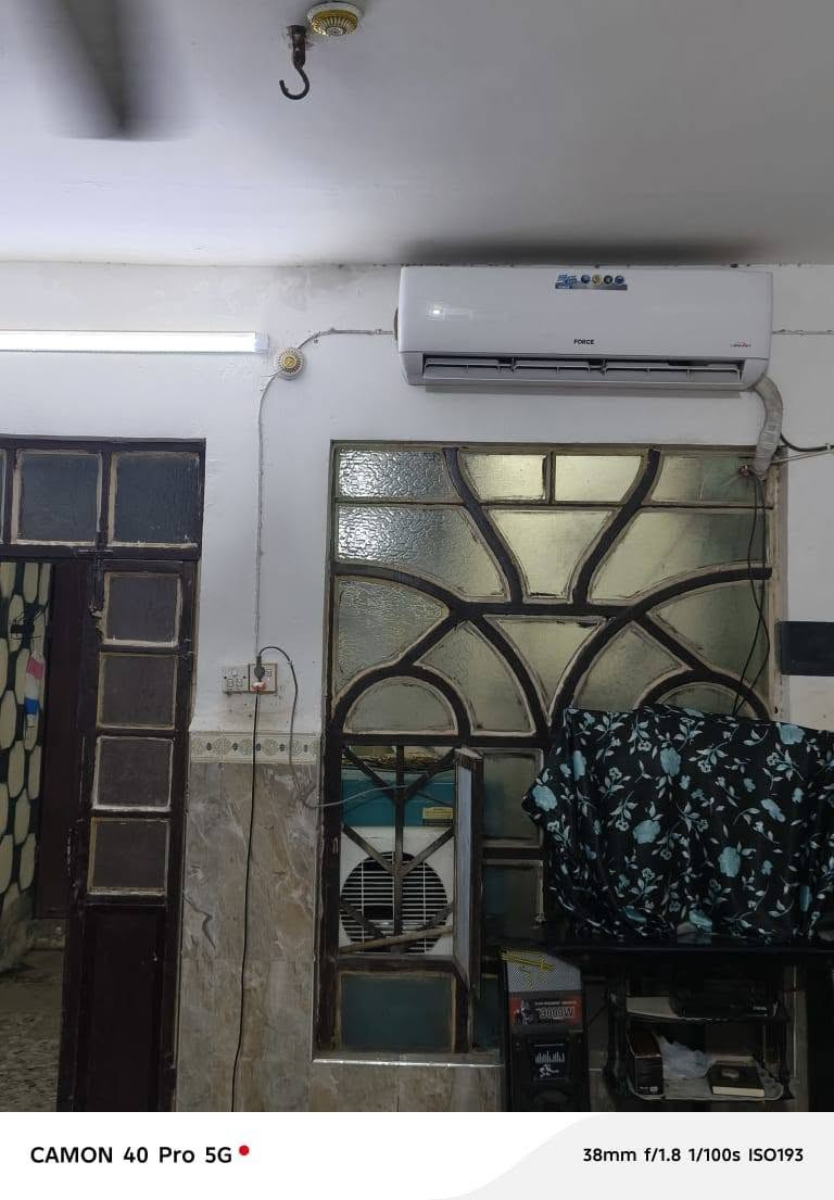 بيت للبيع 50متر وجهيه مطبخ وصاله وحمام خارجي والطابق الفوك بيه غرفه نوم وصاله للاتصال على الرقم ***********

نص مكتوب في الصور:
- CAMON 40 Pro 5G
- 38mm f/1.8 1/100s ISO143
- 38mm f/1.8 1/100s ISO193
- CAMON 40 Pro 5G 38mm f/1.8 1/100s ISO351
- CAMON 40 Pro 5G 23mm f/1.8 1/50s ISO260
- 23mm f/1.8 1/100s ISO236
- CAMON 40 Pro 5G 38mm f/1.8 1/50s ISO230