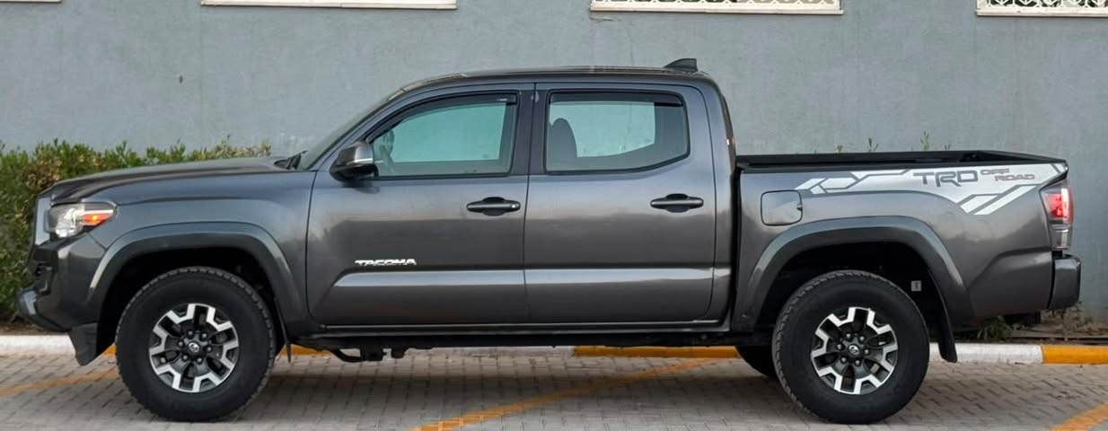 السلام عليكم تويوتا تاكوما TRD موديل ٢٠٢١ مكينه ٦ سلندر فول مواصفات بصمه تشغيل وابواب فور ويل جامه خلفيه كهرباء شاشه + كامره ترايهه مال زيرو السياره بيهه ٦ قطع صبغ بدون دواخل السعر ١٨٠ ورقه مجال بصيط وترهم مراوس للاتصال ***********  مكاني الدوره حي الصحه
