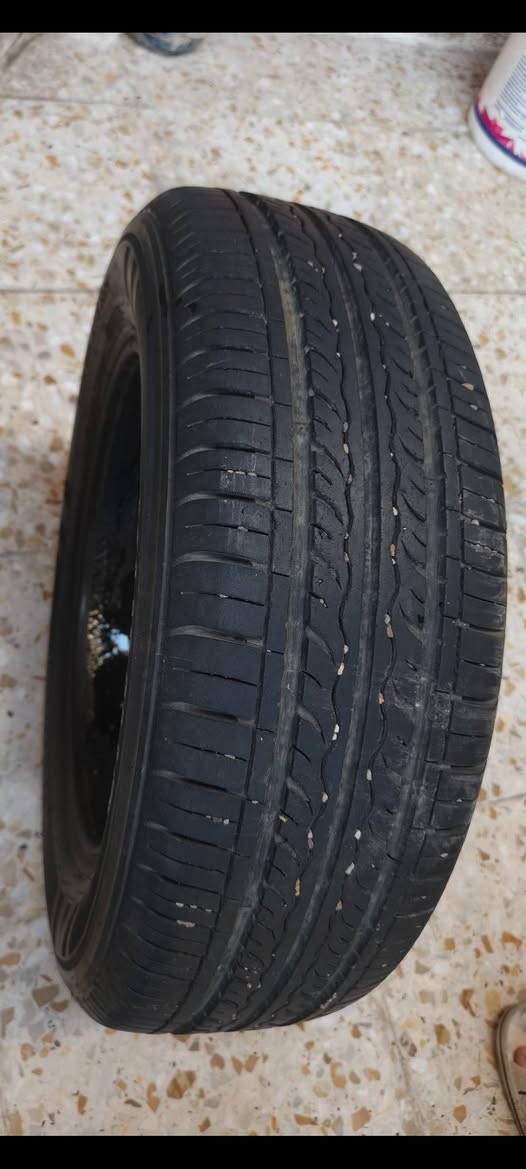 تايرات للبيع وقياس 225/65/17 زوج وسعرهن 30الف مكاني بغداد الشعب ***********
