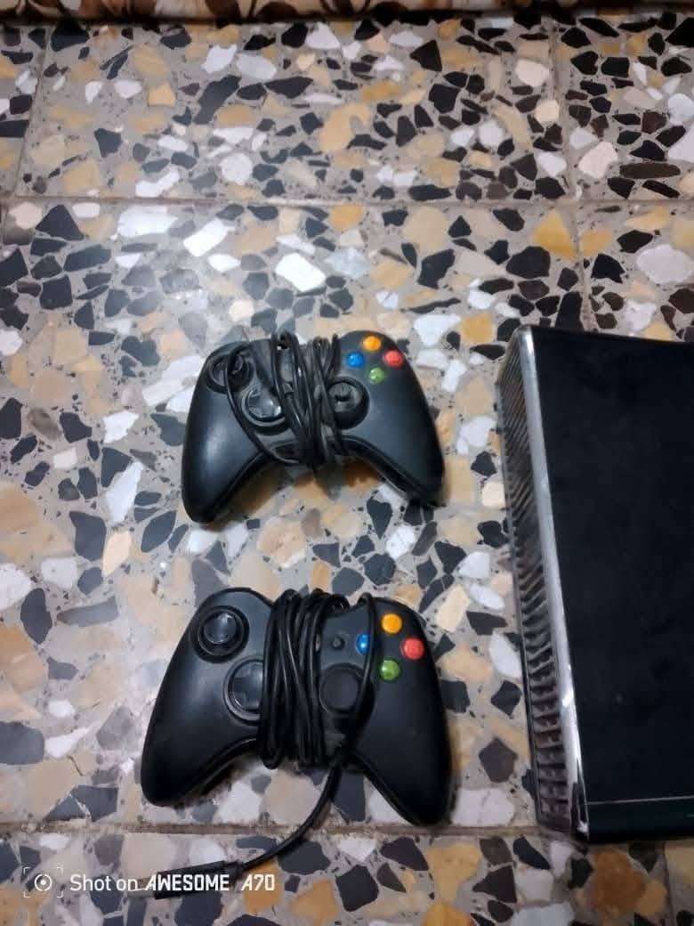 اكس بوكس ٣٦٠ • ٢٨ لعبة • ملحقات كاملة