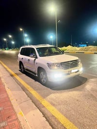 لاندكروز • ٢٠١٠ • ١٨٥٠٠٠ كم