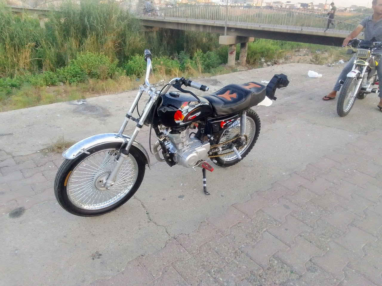 ***********.      400
