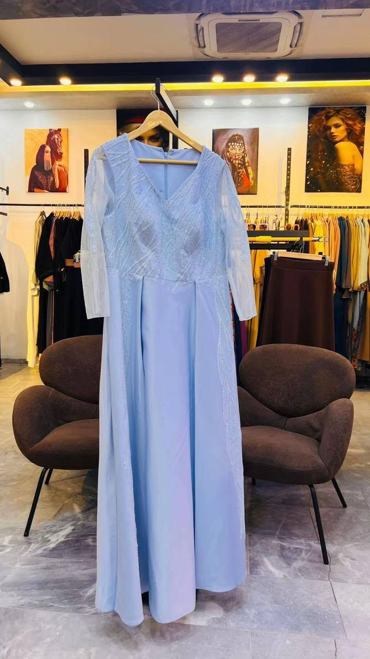 👗 فساتين مناسبات أنيقة 
✨ مستعمل بحالة حلوة
💸السعر يناسب للكل فقط 28 ألف
🚕 توصيل لكل المحافظات
📞 للحجز مراسله الواتساب : 
***********
