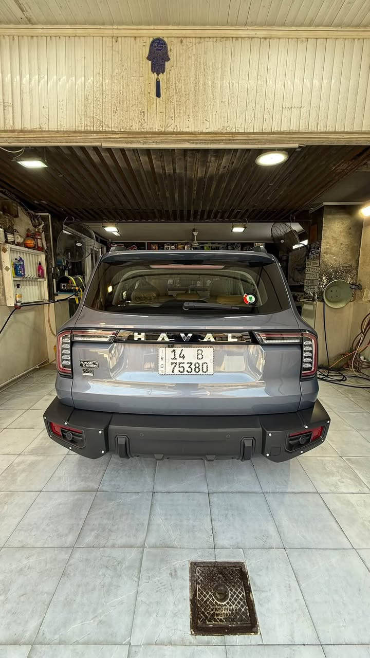 السلام عليكم … 
للبيع Haval Dargo 2025 
السيارة كفالة عامة من الشخط .
گير + مكينة (كفالة شرط الفحص ) 
رقم بصرة بأسمي تحويل مباشر 
فول مواصفات ( مواصفات 2Wheel )
بعده بضمان الشركة (ضمان عشرة  سنوات ) 
ماشية : 26,000 Km
السعر : 34,500,000 مليون دينار عراقي . 
رقم الهاتف :*********** 
العنوان : البصرة
