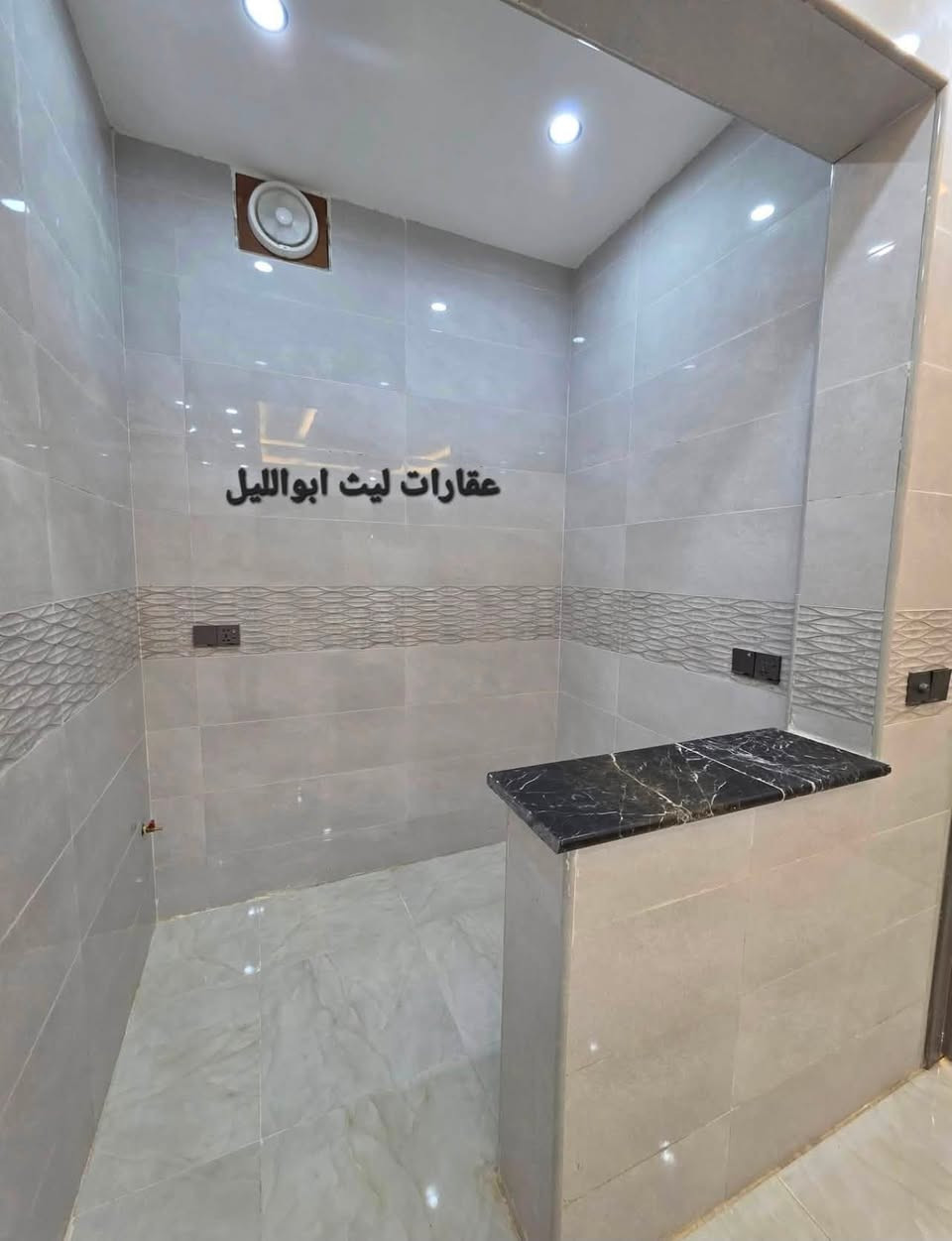 #دار للبيع طابقين زيرو 

#مساحة ١٥٠ متر واجهة ٧ ونص نزال ٢٠ متر

#يتكون من ٤ غرف نوم صالات ٢ 
خطار مطبخ حار بارد ٣ مجاميع صحية

#تفاصيل شغل جناي سقوف جبسن بورد 
سطح شتايكر كتائب حماية للشبابيك كهربائيات وماء ومجاري درجة اولى

#العنوان تكريت الديوم التصنيع قريب من الفلكة
شارع عرض ٢٠ متر ومقابل ساحة
------------------———————————————***********📞 مكتب ليث عمارة حجي ناطق
