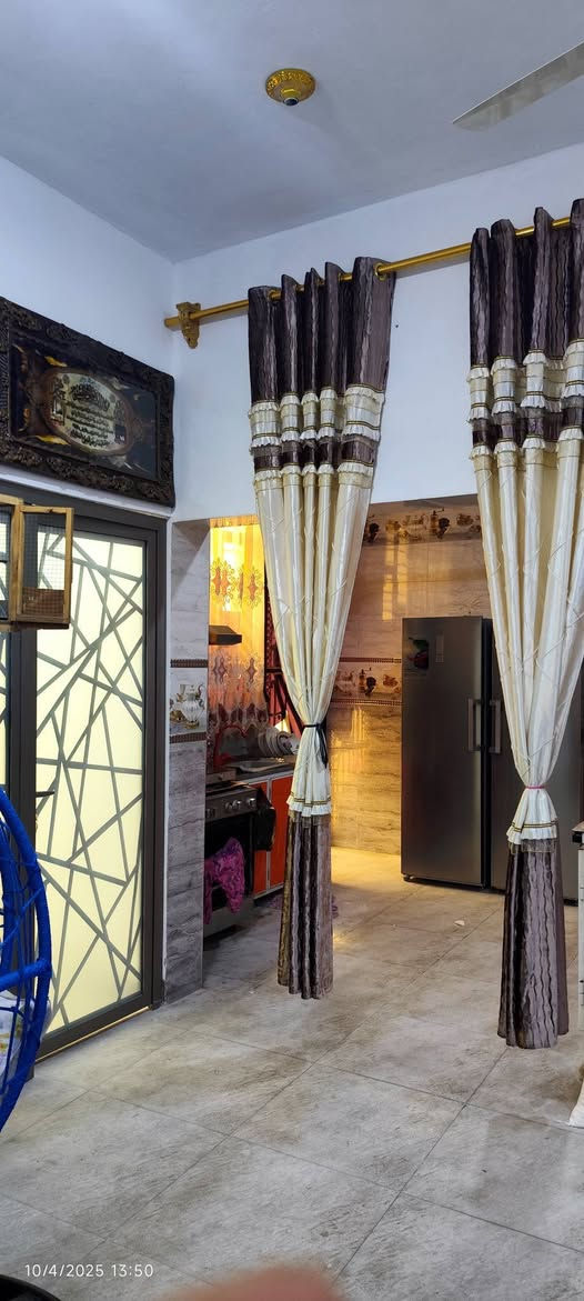 🏠 بيت للبيع – فرصة ممتازة للسكن والاستثمار 🏠
📍 الموقع: نهر خوز – شارع الطريزاوية
📐 المساحة: 150 متر
📜 السند: طابو زراعي، سند 25 سهم، باسمي
🏡 البيت يتكون من: • غرفتين نوم، كل غرفة 5×4
• صالة
• مطبخ
• ديوانية
• حمامات داخلية وخارجية
• كراج يسع سيارة 🚗
• مجاري البيت مأسسه كامله على النهر حتى ماي المطر ميطلع على شارع 
• موقع ممتاز جداً، والجيران طيبين ومحترمين 🤝
💰 السعر: 100 مليون دينار قابل للتفاوض للجادين فقط.
📱 للاستفسار والتواصل: [رقم الهاتف] ***********
⚠️ ملاحظة: البيع مباشر من المالك.
