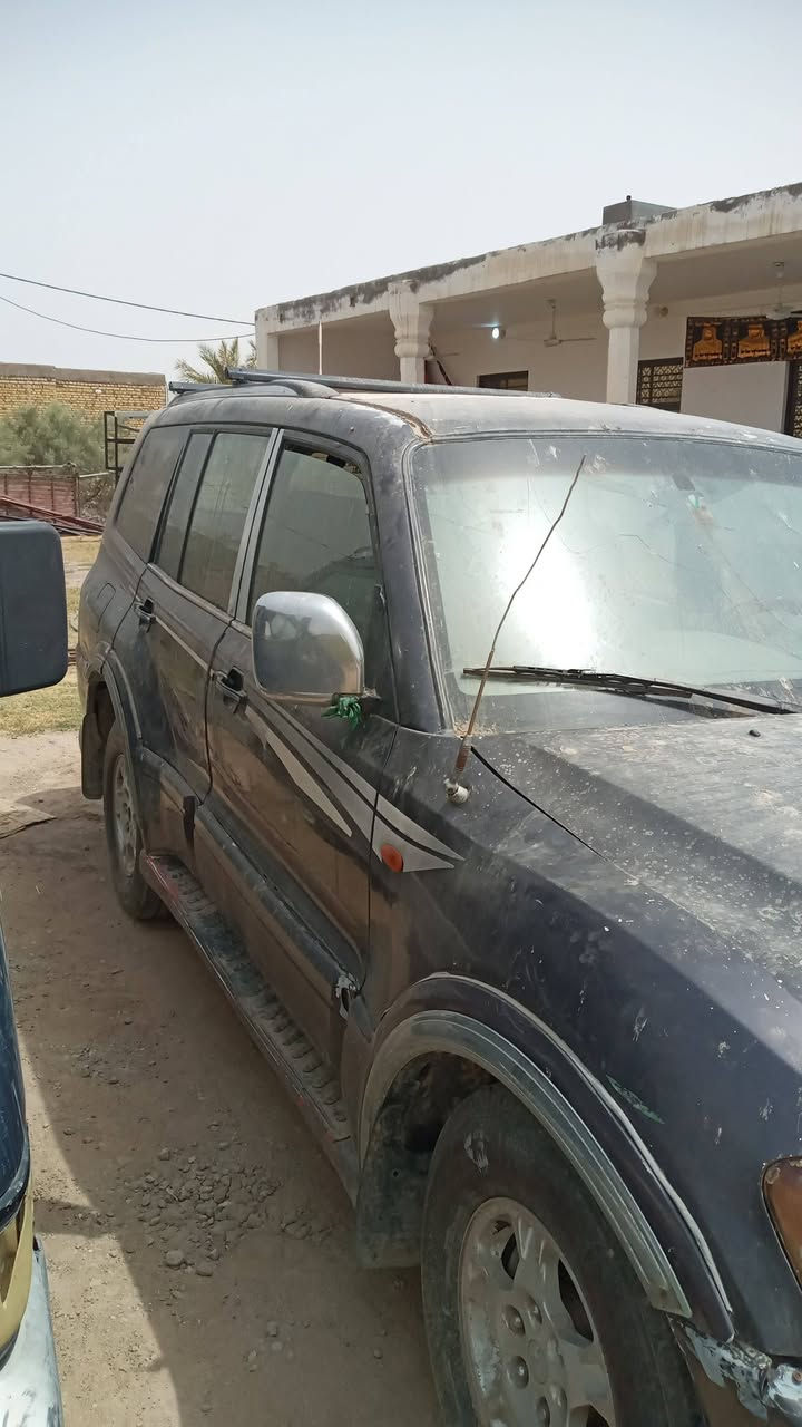 سياره باجيرو للبيع سياره شغاله عوزها بس البم يتعير***********   السعر ٣٠ وبيها مجال  الناصريه

