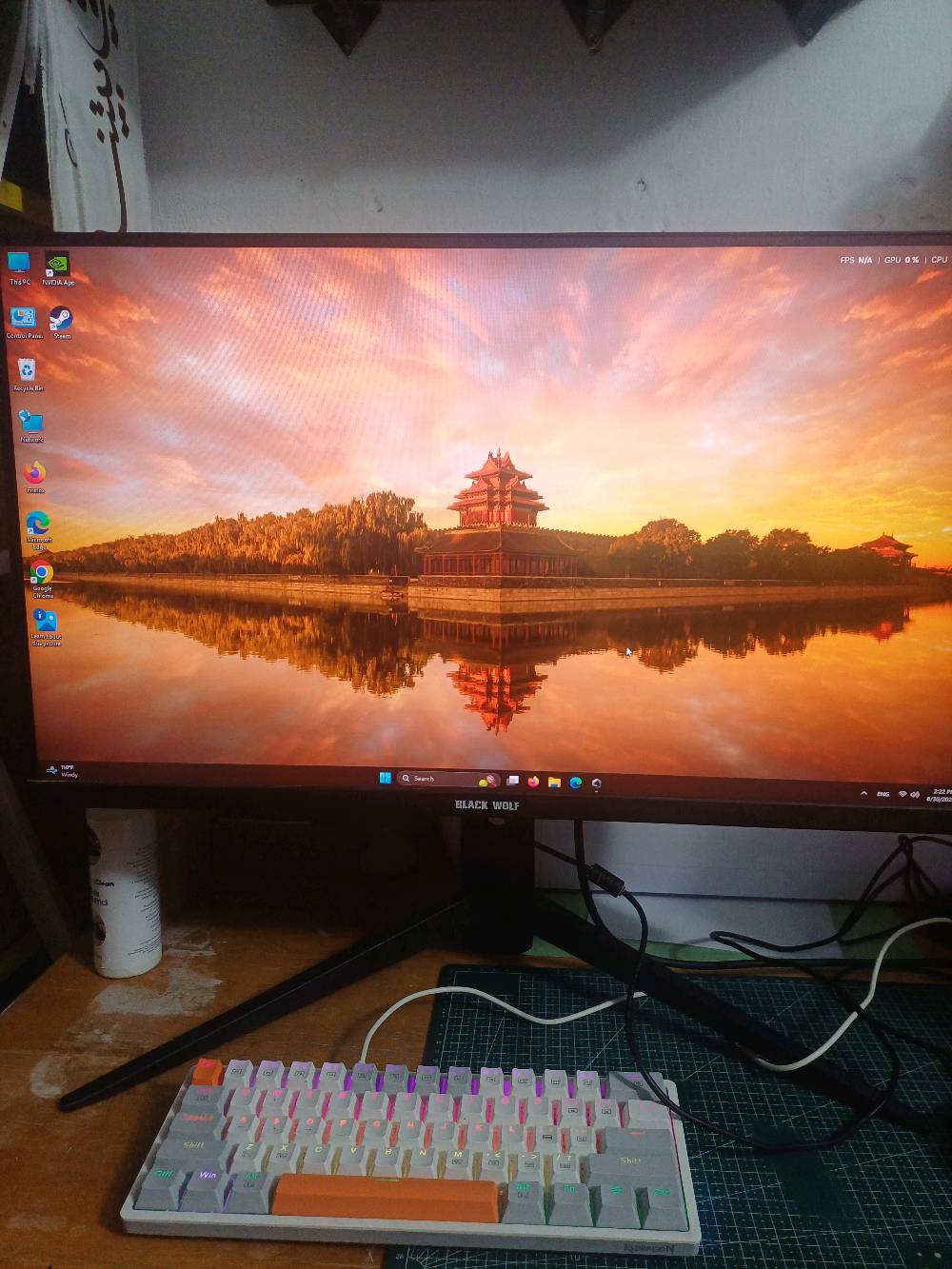 تجميعة للبيع 
المواصفات 
Cpu intel i5 9400f 
Gpu Rx 580 8g ram 
M.b 310h
RAM 16 3200HZ 
Ssd 250g + Hdd 1T
PSU 550W
CASE MSI ATX
SCREEN (الشاشة) 1080 FHD 60HZ 24 INCH 
كذلك متوفر شاشة ثانية black wolf 
27inch ips 1ms سعرها 150 الف

تم تبديل المعجون الحراري للمعالج ميحتاج تفتح وادوخ روحك 
متوفر توصيل جميع محافظات العراق