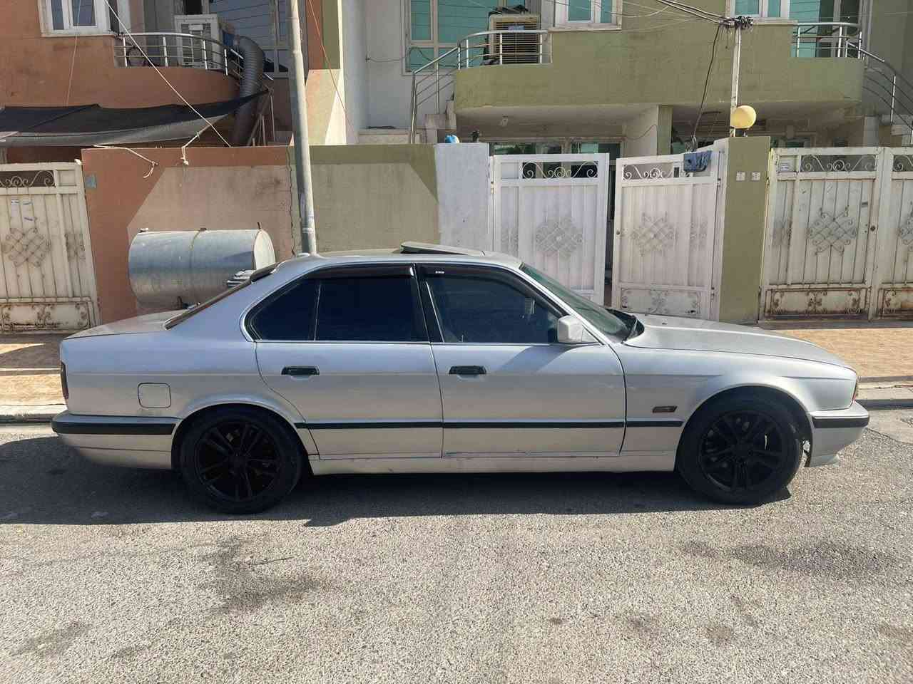 بیێم ٥٢٥ که پسی گێر عادی  سلایت  چوار جام کاره بای گێرو مه کینه به شه رت کاره بای و ته قه و ره قه ی به شه رت سه یاره که تا بڵێی جوانه  ئه ولیاته به ناو ناکرێ به شه رتی کێشه ی 
مه ده نی و حدزی له سه ر نه بێت 
نرخی ٢٨ مه حالێکی که م شوێن هه ولێر
ژ.م *********** أربيل, العراق
