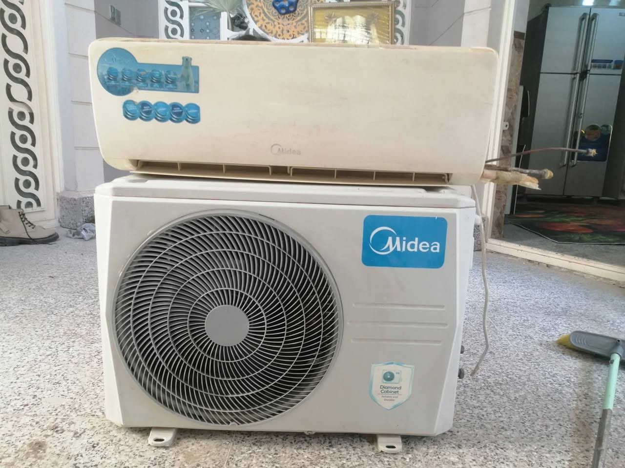 سلام عليكم  سبلت نظيف بس عوزه غاز السعر 150وبي مجال توصل عبر وتساب رقم الهاتف ***********
