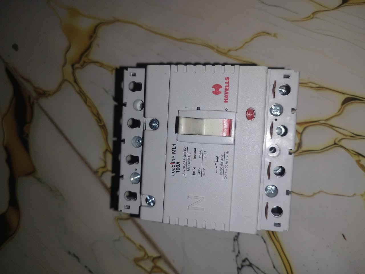 HAVELLS • قاطع 100A • 3فيز+نيوترال