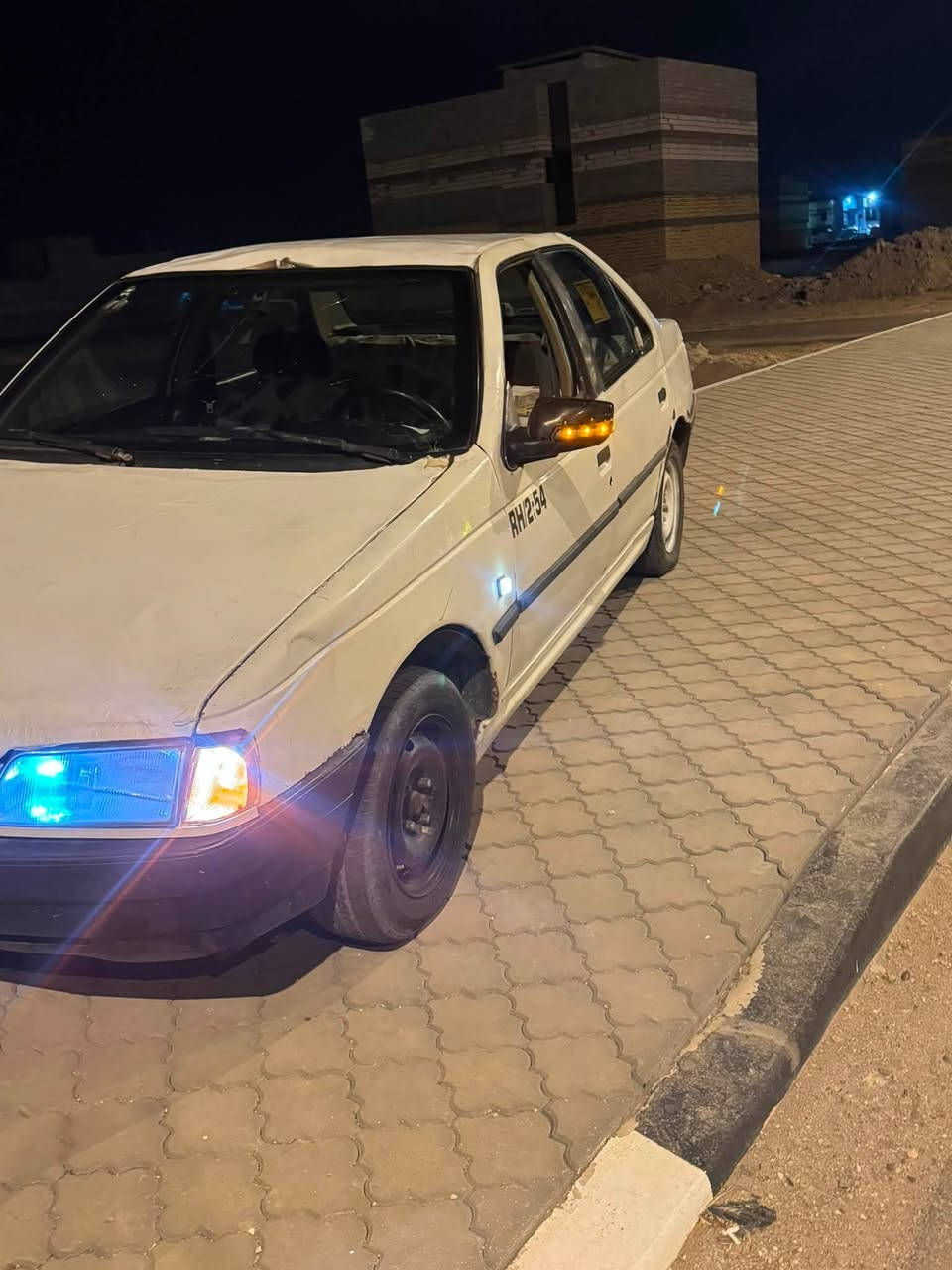 سلام عليكم بيجو روه مديل ٢٠١٠ شرط المداور  محوره كير ومكينه سفن كي يعني مثل الونجي كير ومكينه كفاله سياره كله شغاله من طول لطول كهربائي كله شغاله تخم تاير جديدي صدره زين حلو بديه حلو بيه  خياس بل داير سياره كلش حلوه وأي نقص ما بيه سعر ٢٢ ورقه وبيه مجال للشراي عنوان بصره رقم *********** متواجد بس خاص
