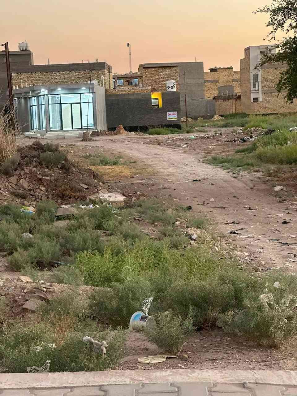 قطعة للبيع منطقة قصر الخاتون توزيع النسيج المساحة 100 واجهة 8 نزال 12 ونص رقم الهاتف(***********)
