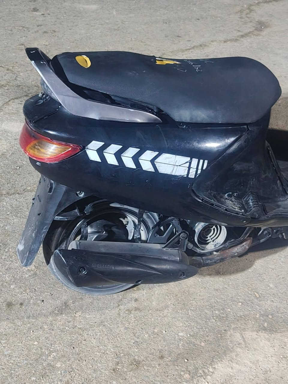 فراشه البيع جاهزه مكينه ما مفتوه كهربايات شغاله بيه وصل مال وكيل دراجه نضيفه سعر 300 وبيه مجال تواصل *********** وتساب فقط عنواني البصره الزبير
