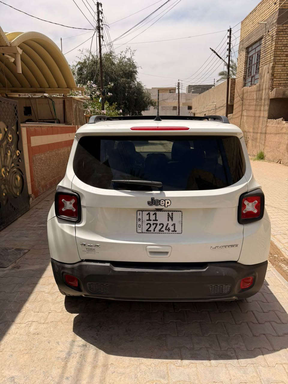 � للبيع جيب رينجيد 2023 وارد أمريكي

📍 رقم بغداد

🎨 اللون: أبيض

📏 الممشى: 24,000 مايل

⚙️ محرك 1.3 تيربو – اقتصادي جداً جداً بالوقود

✨ المواصفات:

• سقف بانوراما

٠شاشة كبيرة تدعم كار بلي اندوريد اوتو

• سياقة ذاتية

• رادار تصادم

• نظام مراقبة النقطة العمياء

• 4×4 فور ويل

• 5 وضعيات قيادة

• كراسي جلد

• تدفئة الكراسي

• تدفئة الموقود

• نظام صوتي جيد جداً

• مواصفات أمان كاملة

🔧 ملاحظة:

السيارة حادث خفيف، والإيرباك بردة فقط، والسيارة حالياً ما تحتاج أي مصرف وجاهزة للاستخدام.

💰 السعر: 135 ورقة

📞 *********** بغداد, العراق
